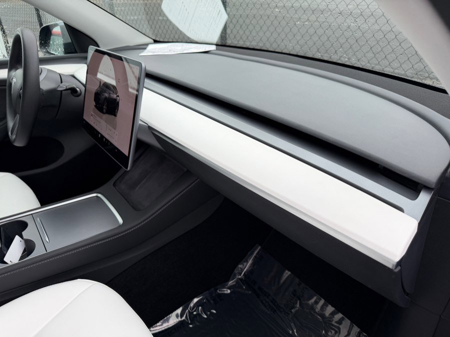 Used 2023 Tesla Model Y Long Range image 31