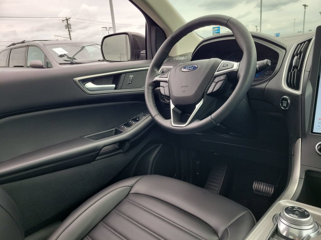 Certified 2024 Ford Edge SEL w/ Convenience Package AWD/4WD image 13