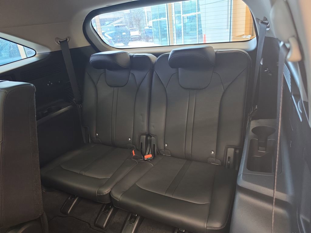 Used 2025 Kia Sorento S w/ Panoramic Sunroof Package image 39