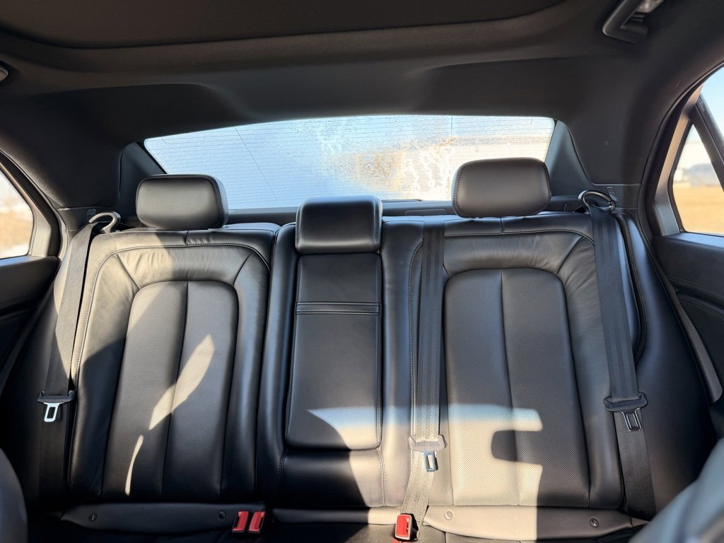 Used 2019 Lincoln Continental Select w/ Continental Climate Package image 10