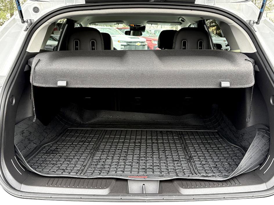 Used 2025 Chevrolet Trax LT w/ Driver Confidence Package image 11