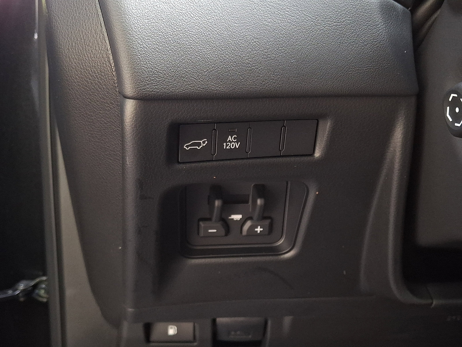 Certified 2025 Lexus LX 700h Overtrail AWD/4WD image 24