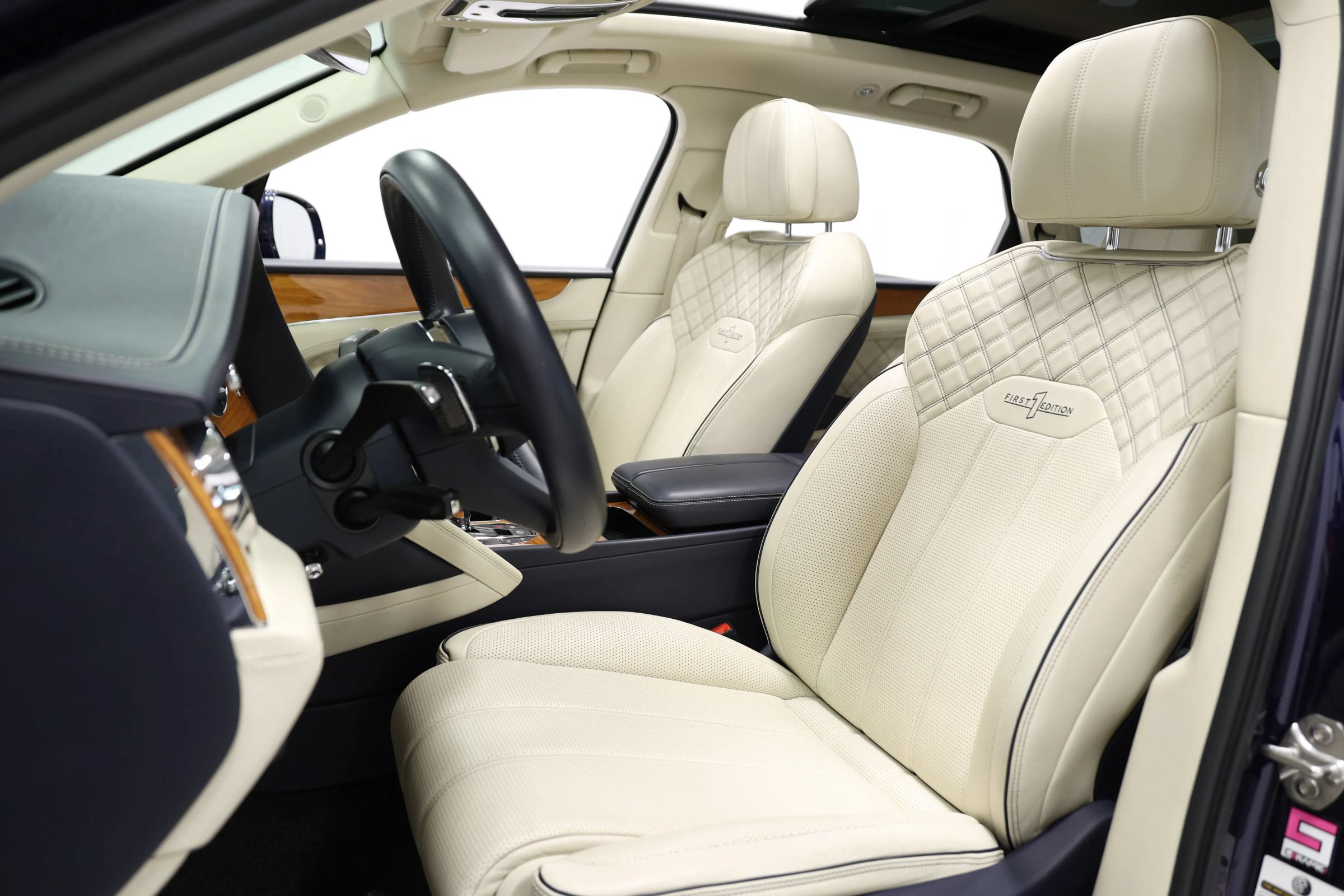 Used 2021 Bentley Bentayga w/ First Edition Specification AWD/4WD image 19