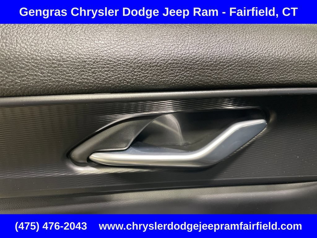Certified 2025 Jeep Grand Cherokee L Altitude AWD/4WD image 38