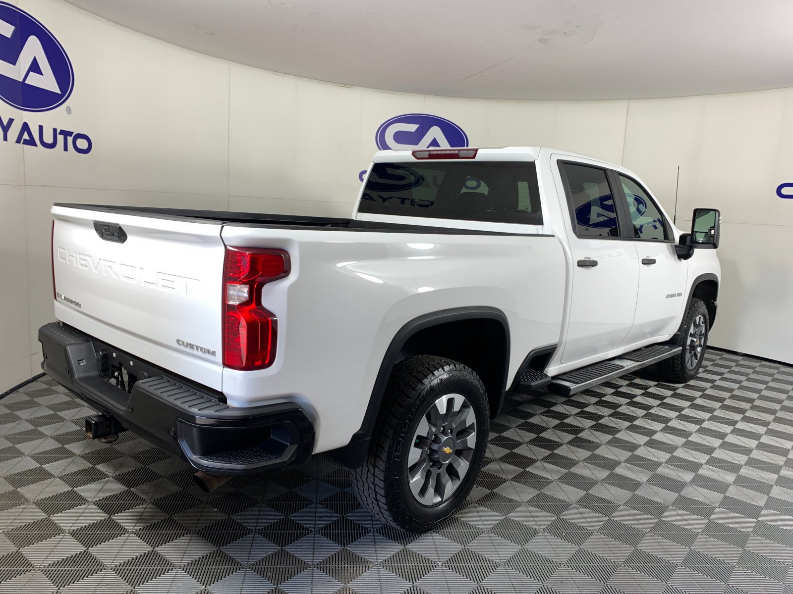 Used 2024 Chevrolet Silverado 2500 Custom w/ Custom Value Package RWD image 3