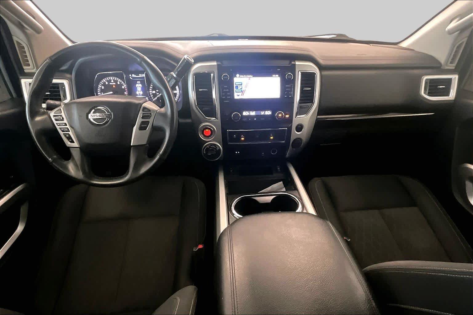 Used 2018 Nissan Titan SV w/ SV Convenience Package AWD/4WD image 14