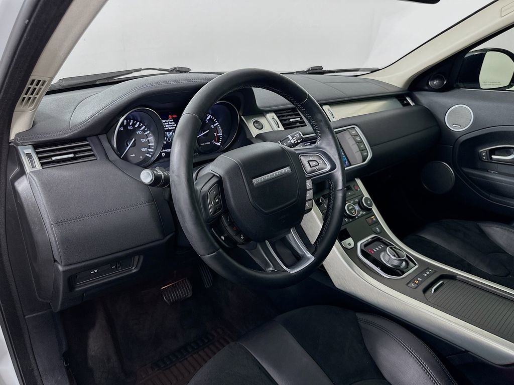 Used 2015 Land Rover Range Rover Evoque Pure image 9