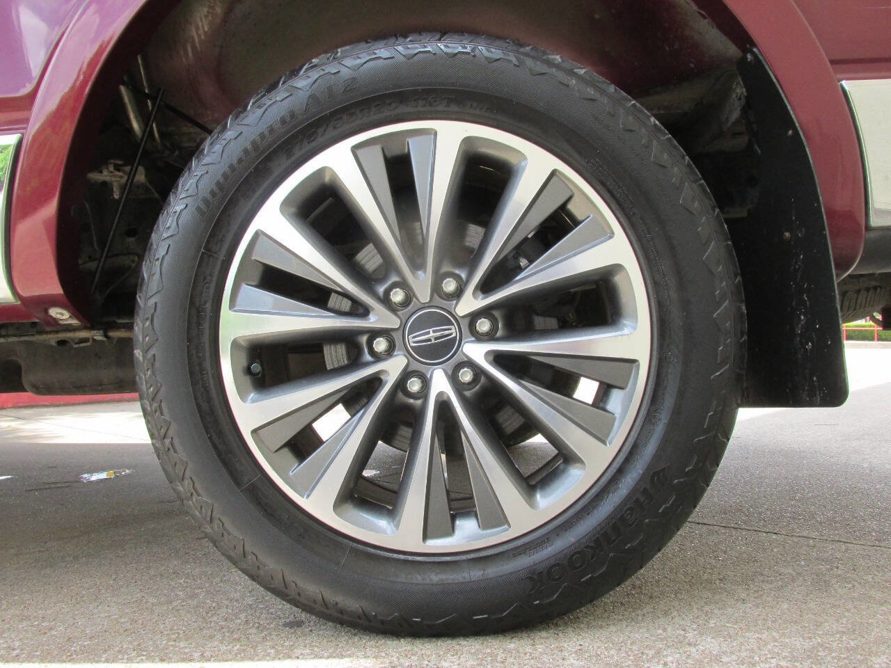 Used 2006 Lincoln Mark LT 2WD image 28