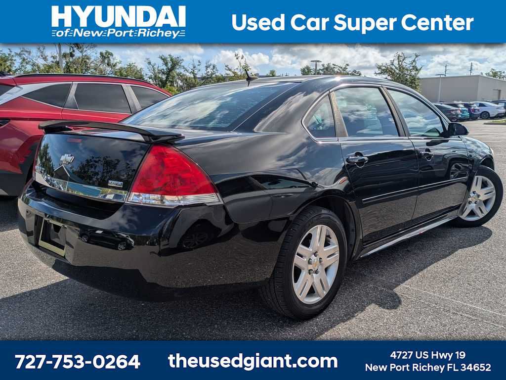Used 2011 Chevrolet Impala LT w/ Luxury Edition Package FWD image 2