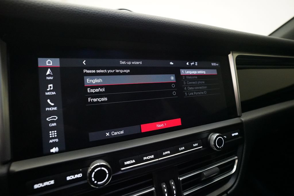Used 2020 Porsche Macan AWD/4WD image 23