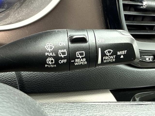 Used 2017 Chrysler Pacifica LX FWD image 14