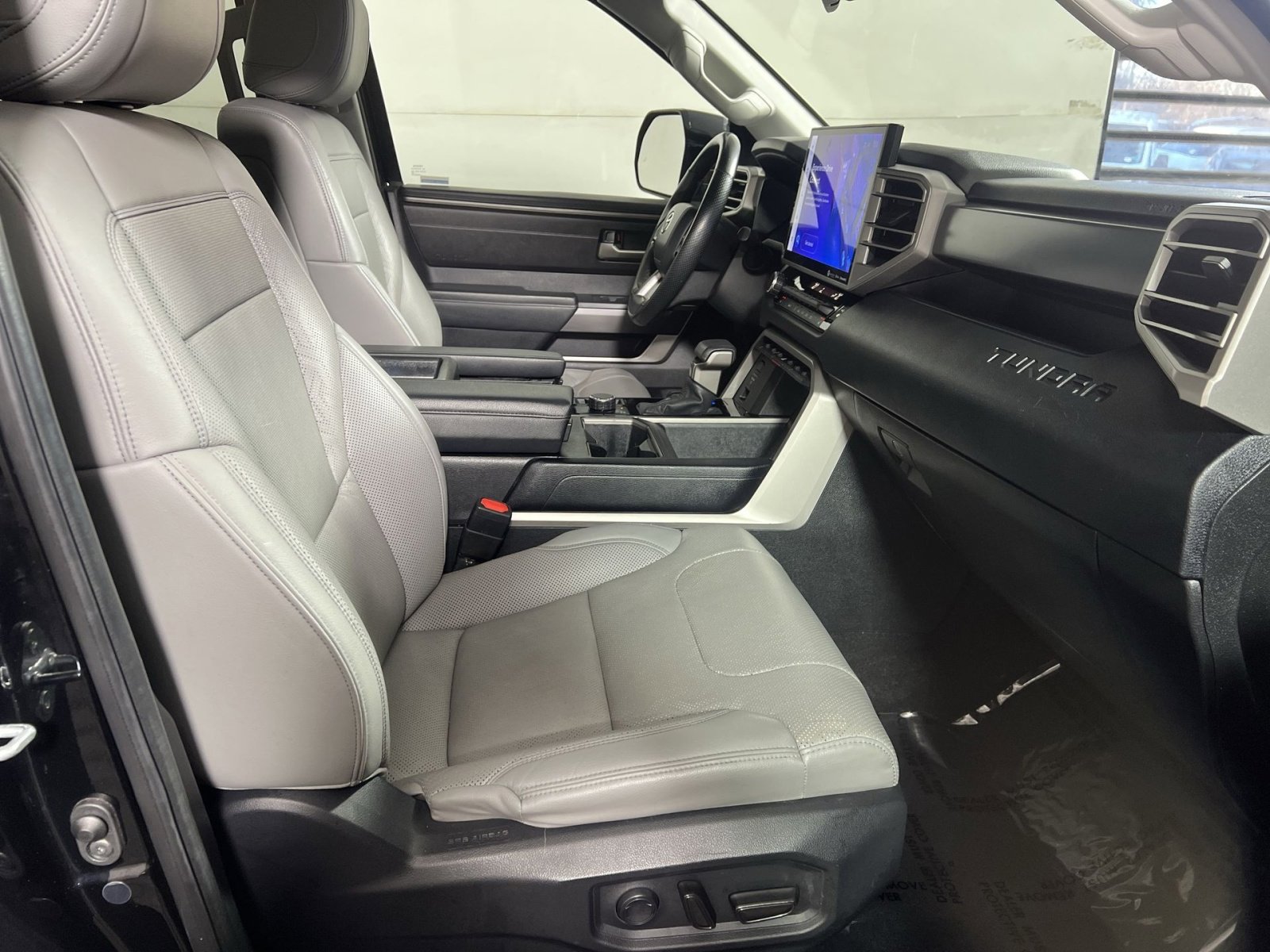 Used 2022 Toyota Tundra SR5 w/ SR5 Premium Package image 25