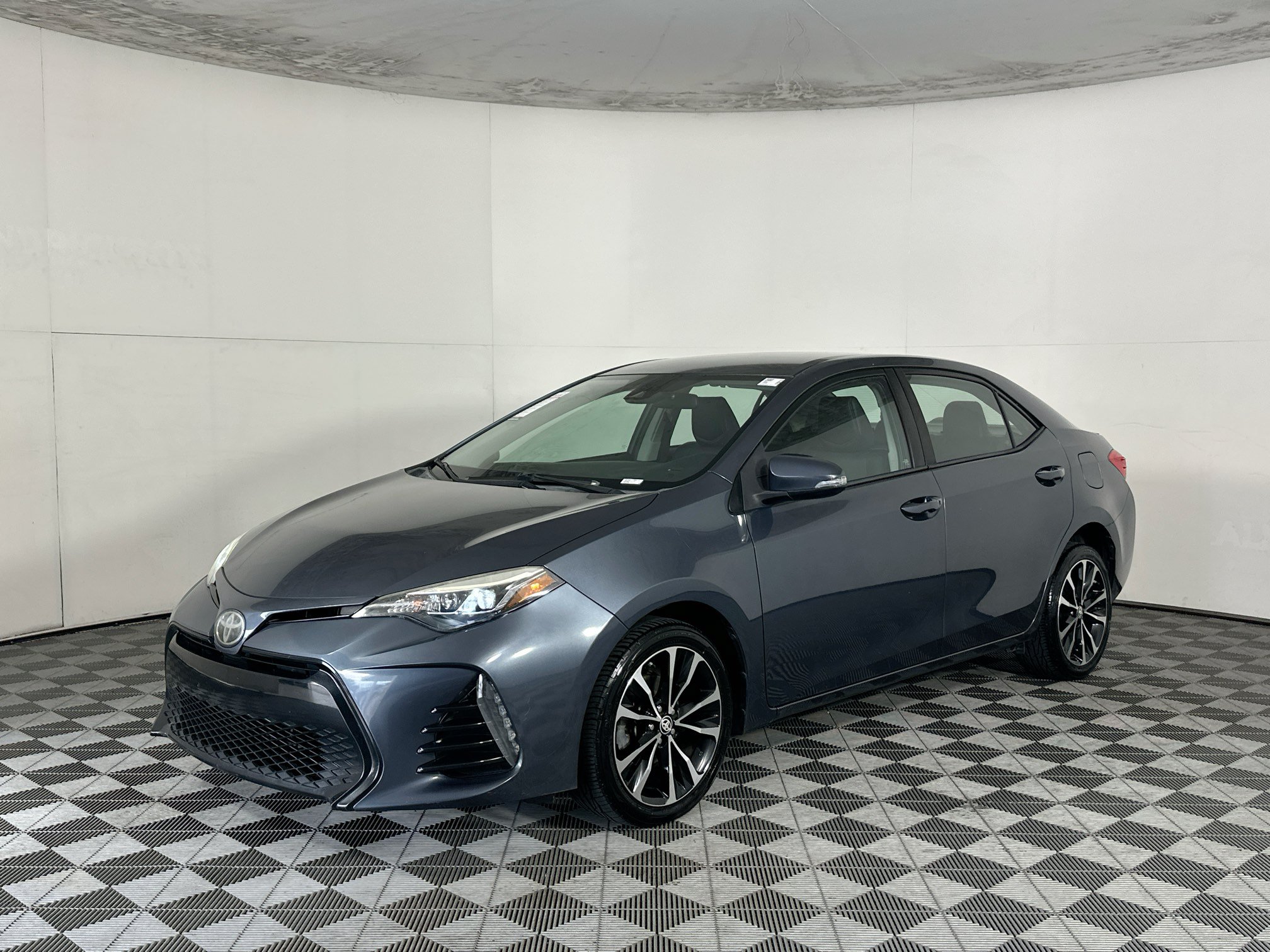 Used 2017 Toyota Corolla SE FWD image 7