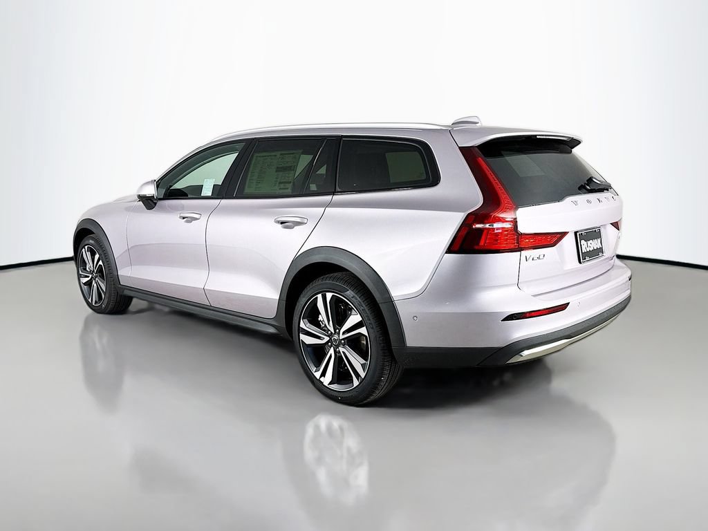 New 2026 Volvo V60 B5 Cross Country Plus w/ Climate Package AWD/4WD image 5