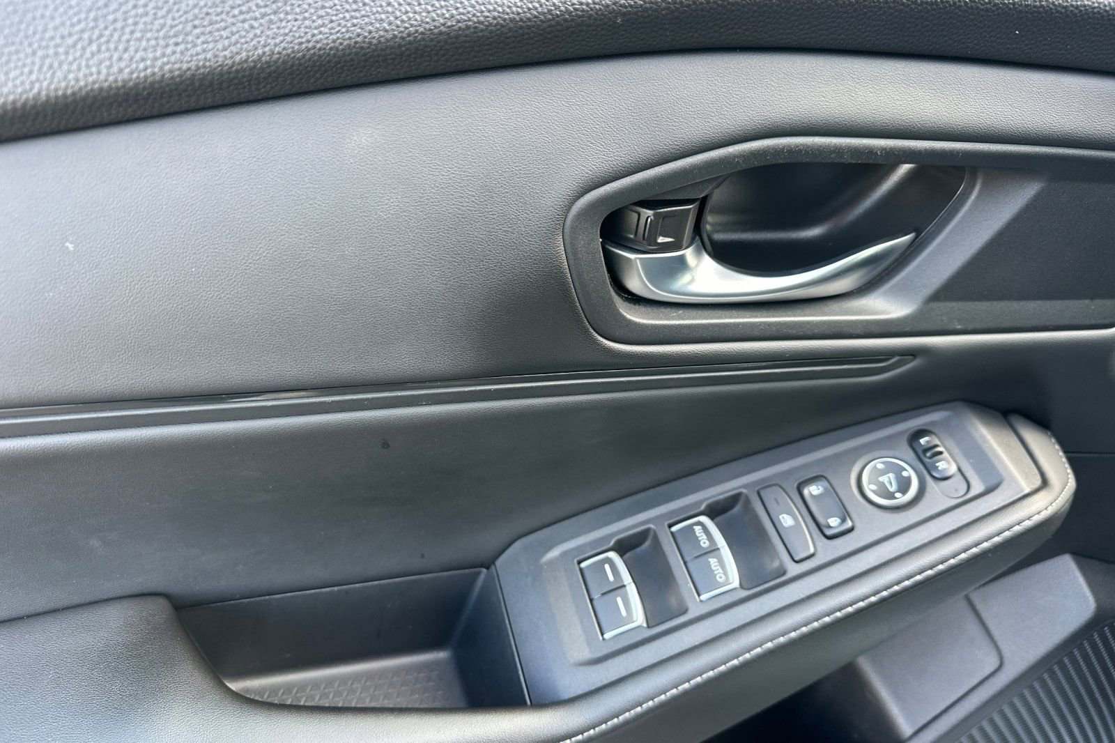 Used 2023 Honda Accord Sport image 11