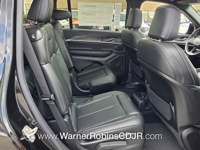 New 2026 Jeep Grand Cherokee L Limited w/ Limited Altitude Package AWD/4WD image 17