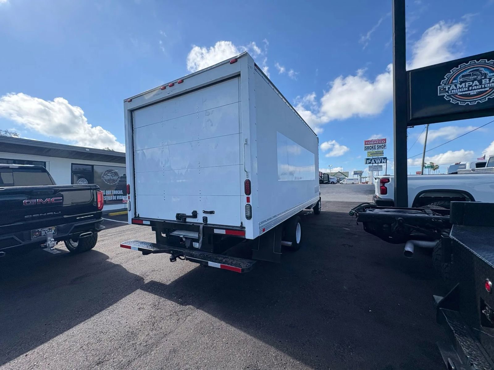 Used 2017 Ford E-350 and Econoline 350 Super Duty w/ Power Windows & Locks Group RWD image 5