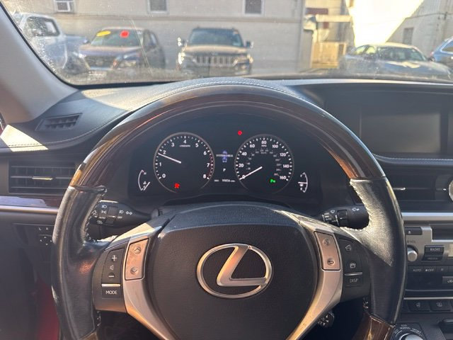 Used 2015 Lexus ES 350 w/ Luxury Package FWD image 10
