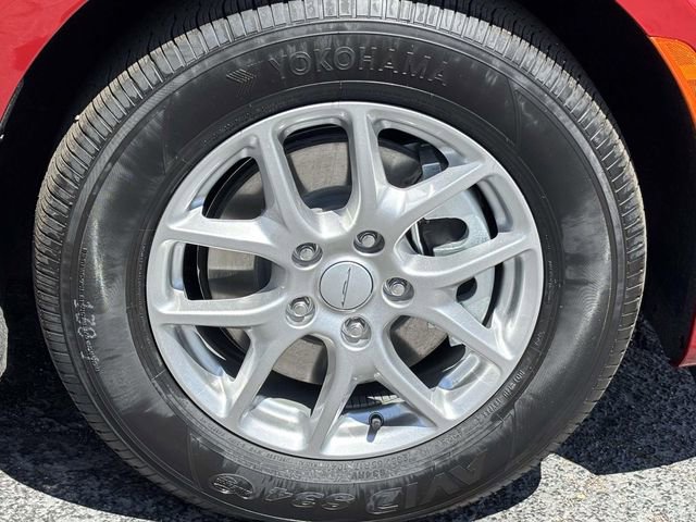 New 2027 Chrysler Pacifica Select FWD image 30