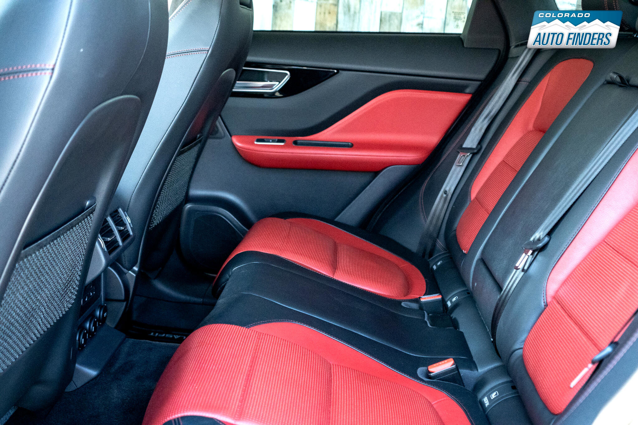 Used 2018 Jaguar F-PACE R-Sport image 26