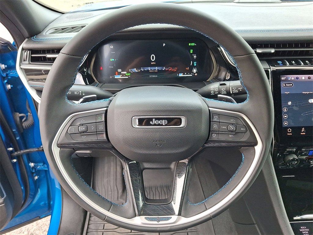 Used 2023 Jeep Grand Cherokee Trailhawk image 16