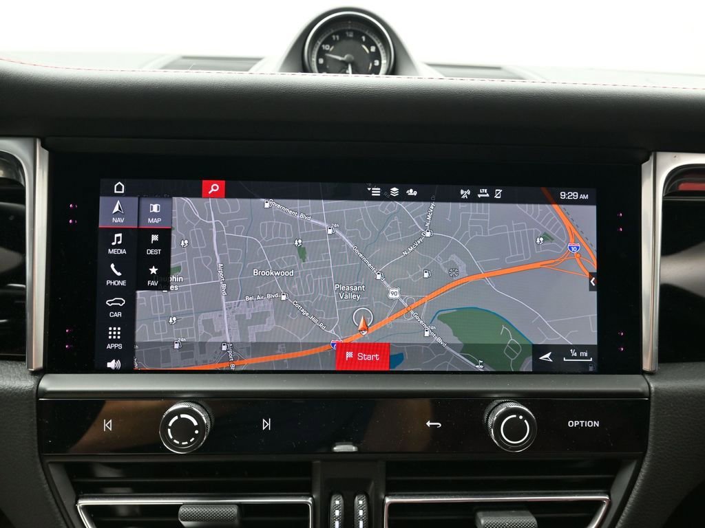 Certified 2023 Porsche Macan image 25