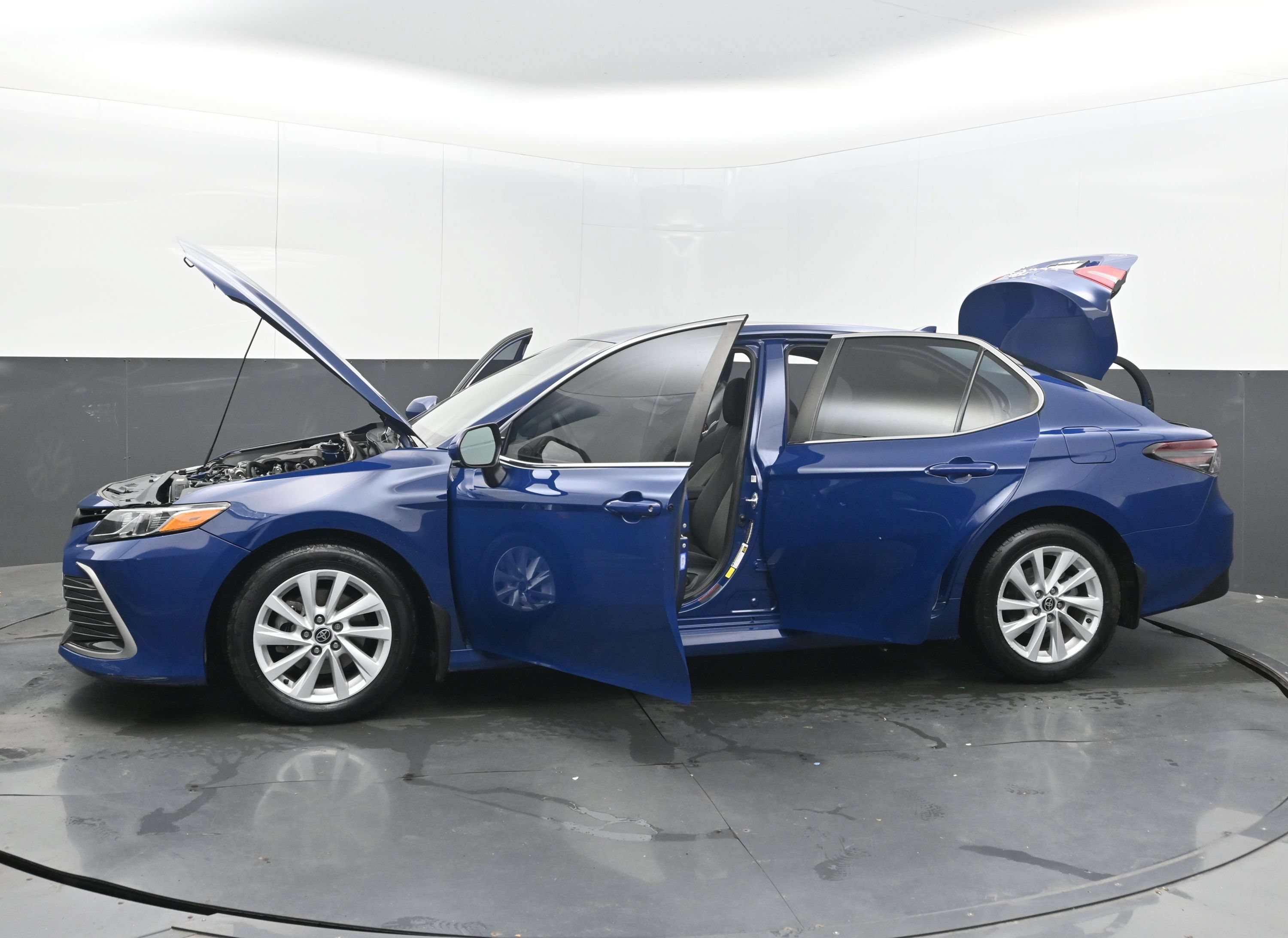 Used 2023 Toyota Camry LE FWD image 44
