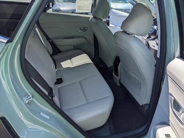 Used 2024 Hyundai Kona Limited FWD image 17