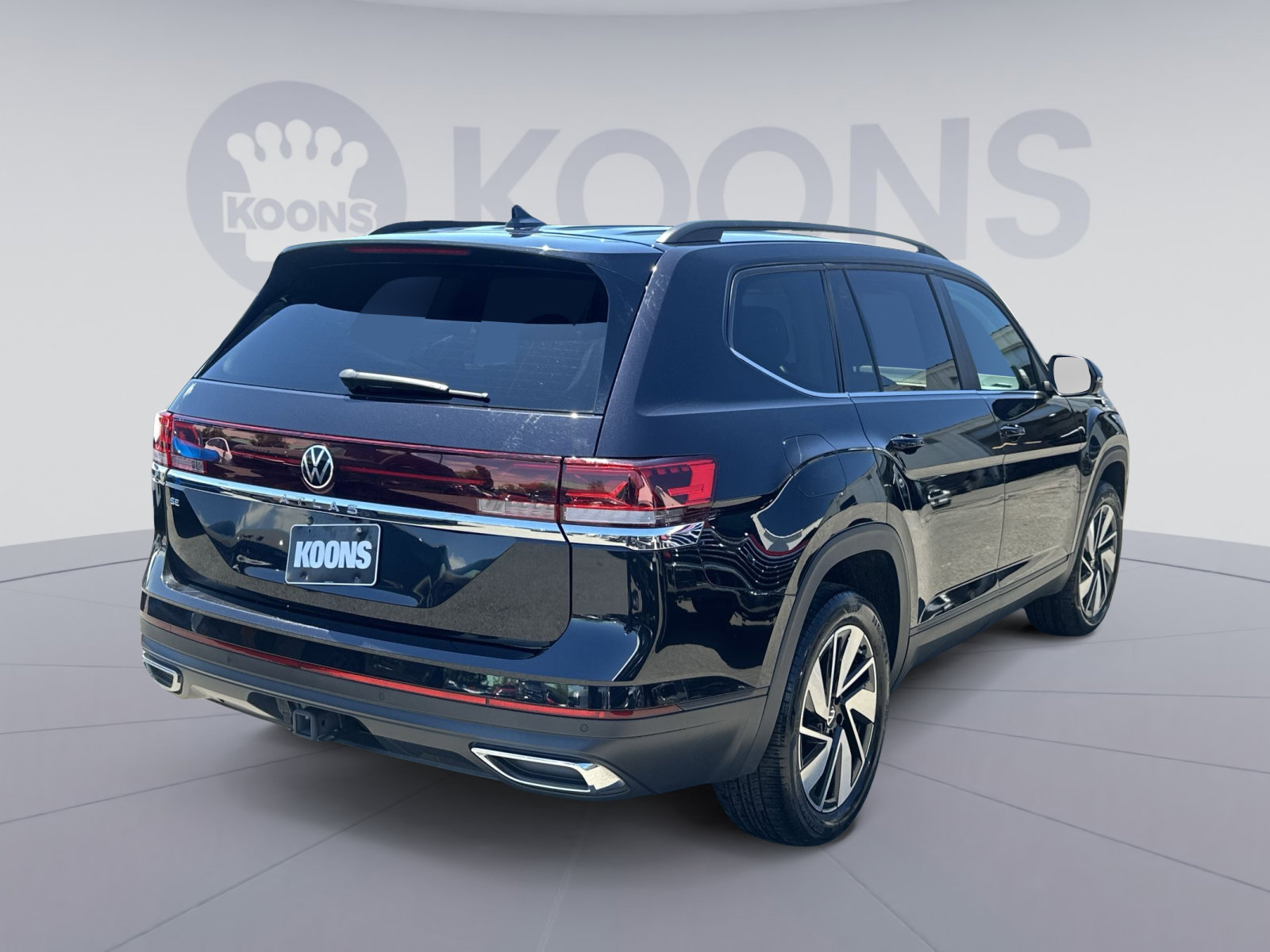 Used 2024 Volkswagen Atlas SE FWD image 11