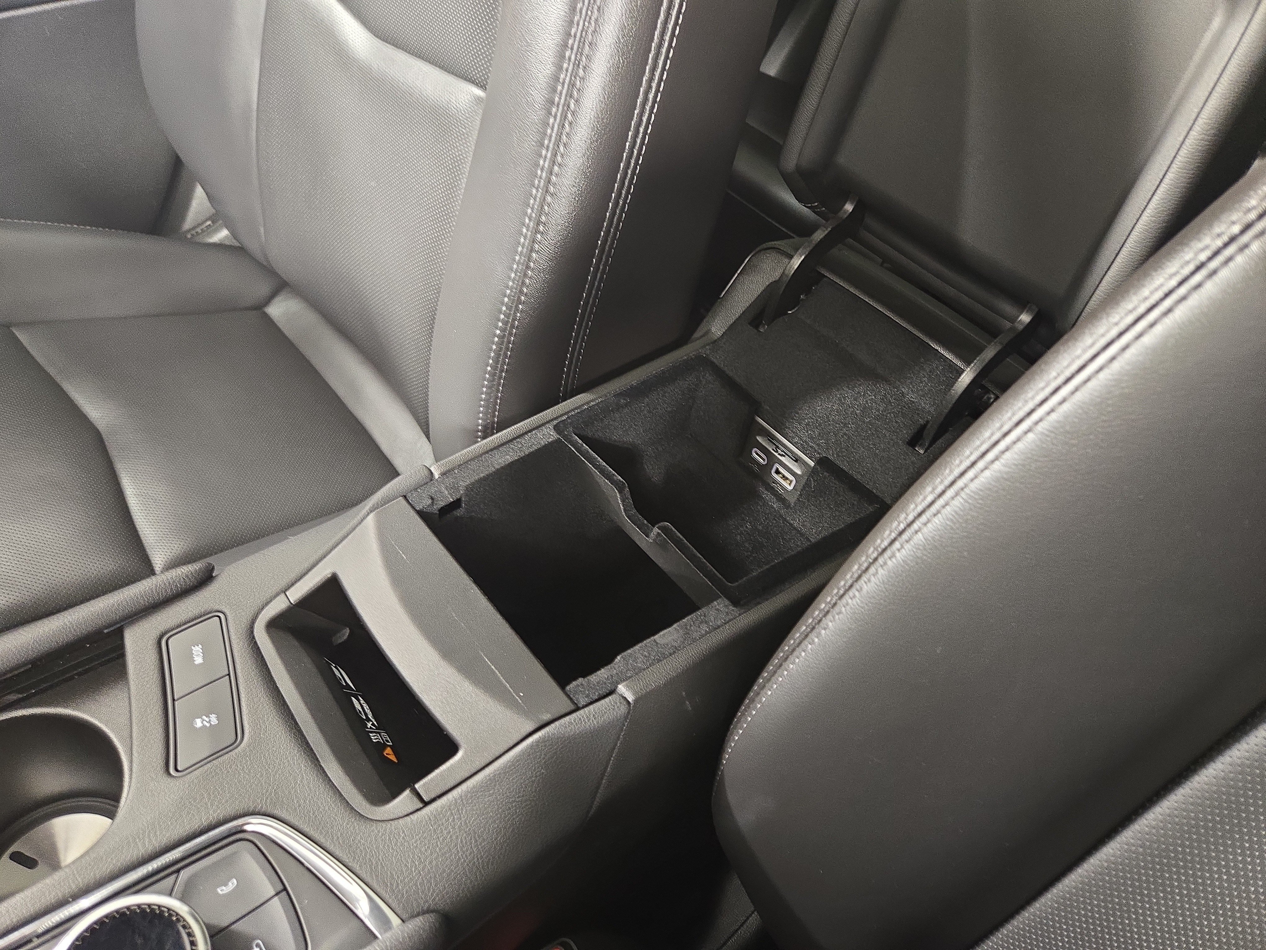 Certified 2023 Cadillac XT5 Premium Luxury w/ LPO, Floor Liner Package AWD/4WD image 29