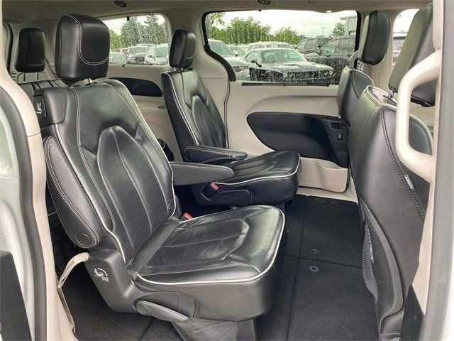 Used 2023 Chrysler Pacifica Limited image 23