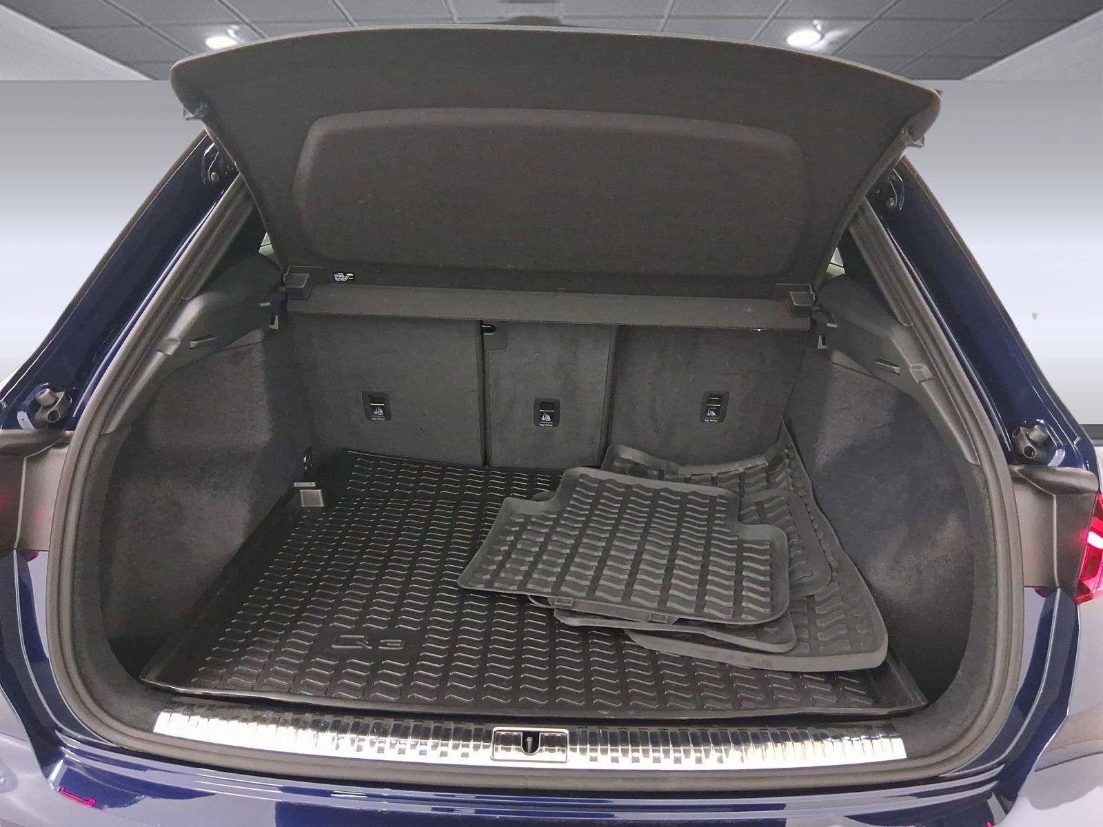 Certified 2025 Audi Q3 2.0T Premium w/ Convenience Package image 27