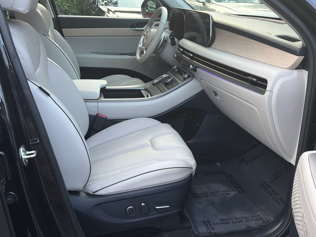 Used 2024 Hyundai Palisade Limited AWD/4WD image 14