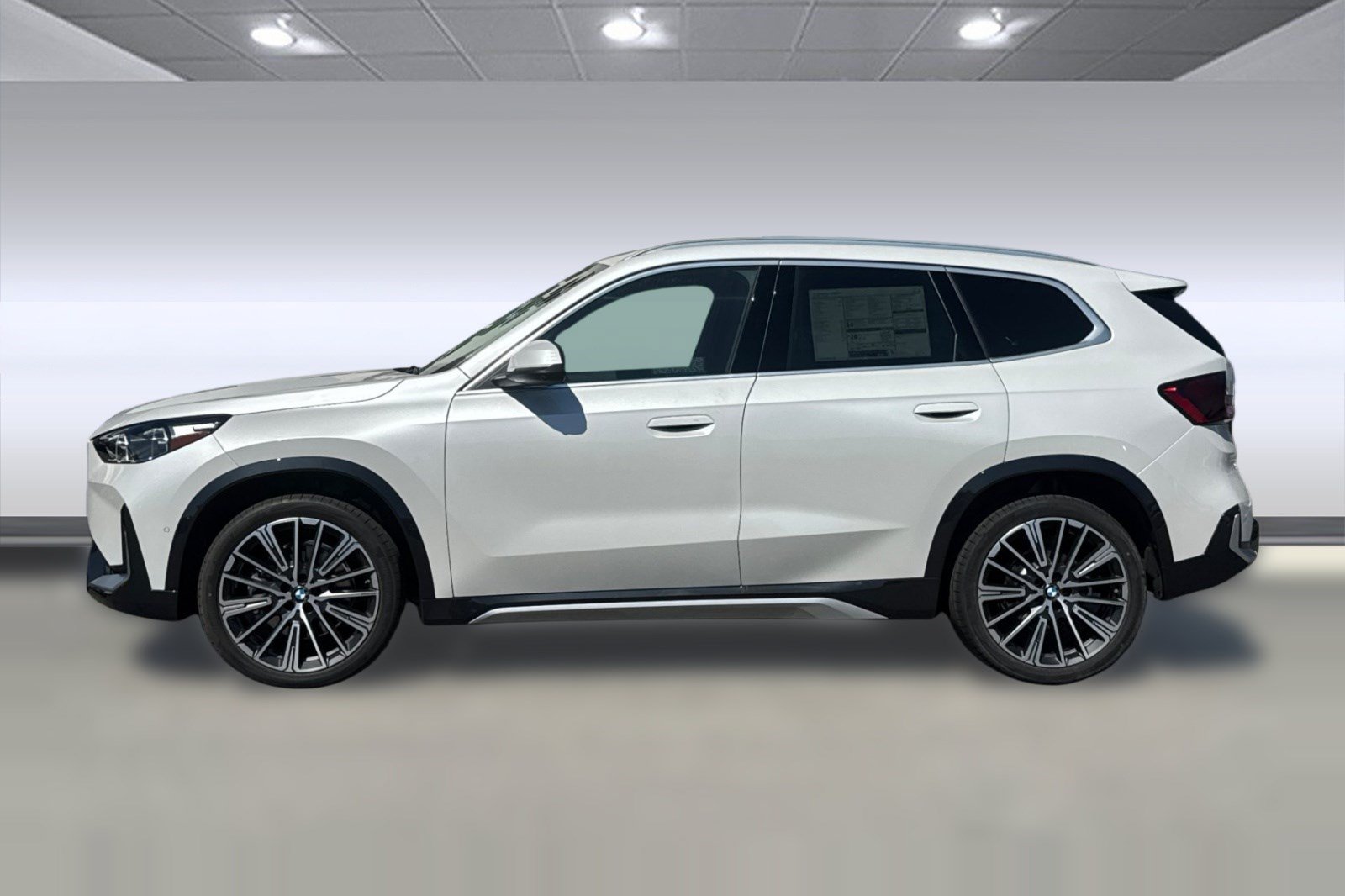 New 2027 BMW X1 xDrive28i AWD/4WD image 2