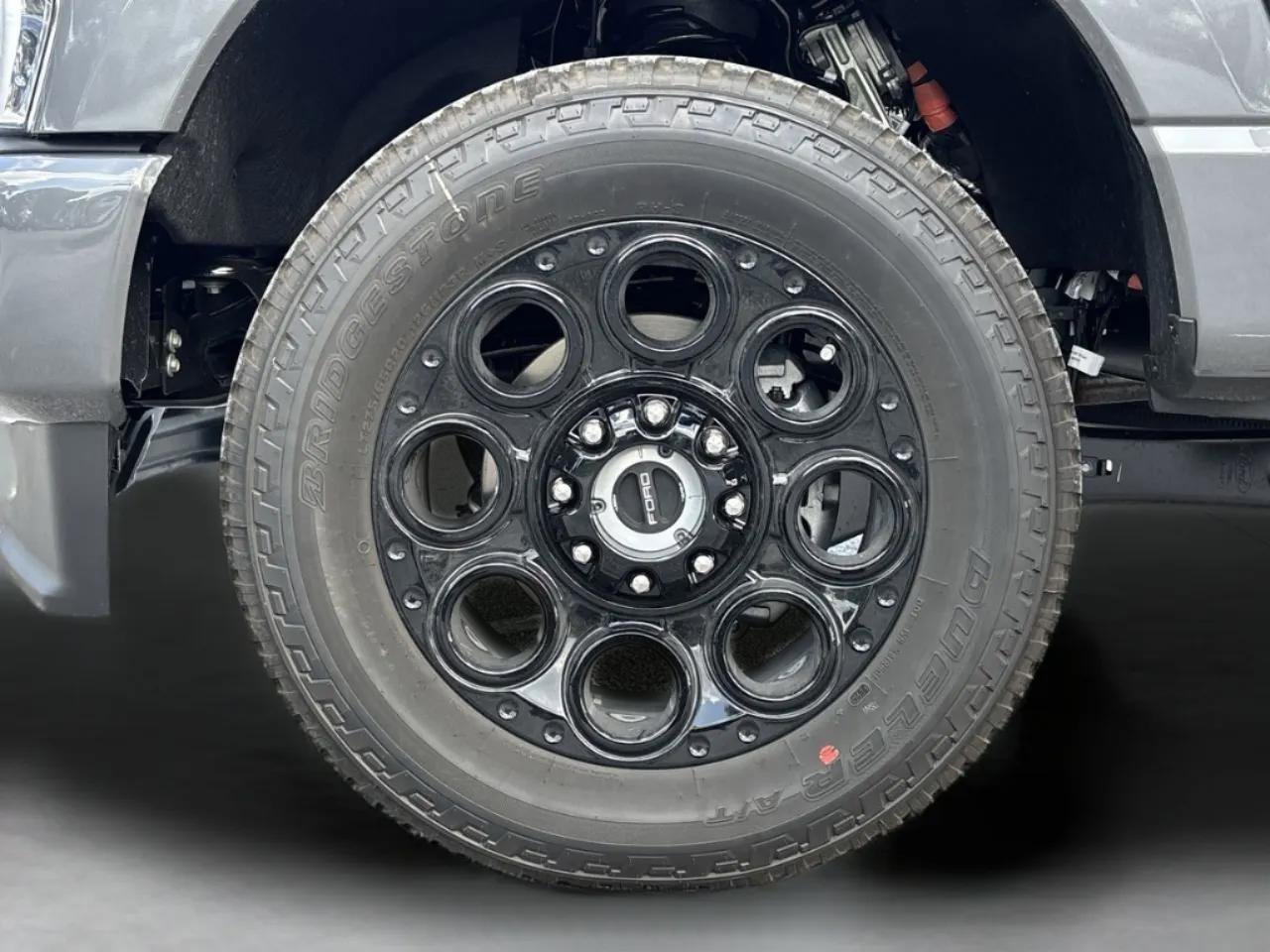 New 2026 Ford F250 Lariat w/ Black Appearance Package image 37