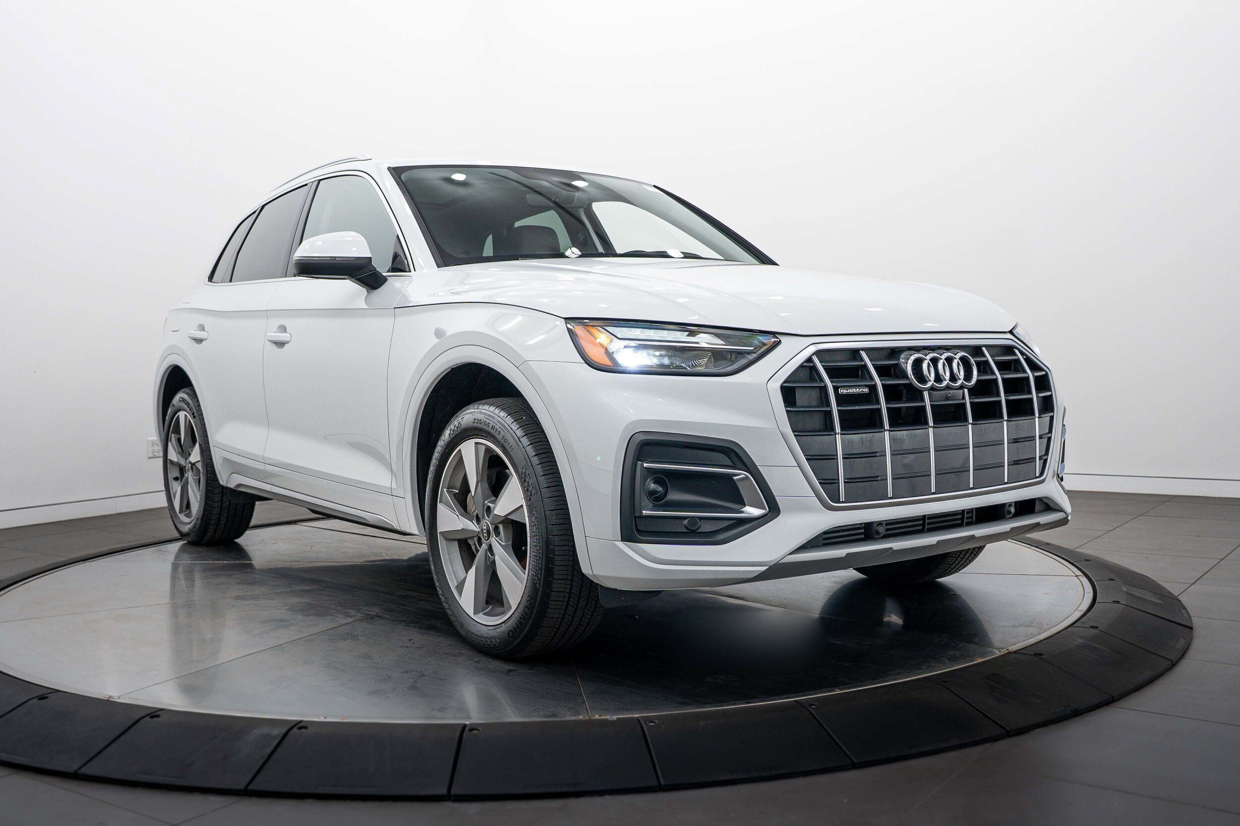 Certified 2024 Audi Q5 2.0T Premium Plus w/ Premium Plus Package AWD/4WD image 2