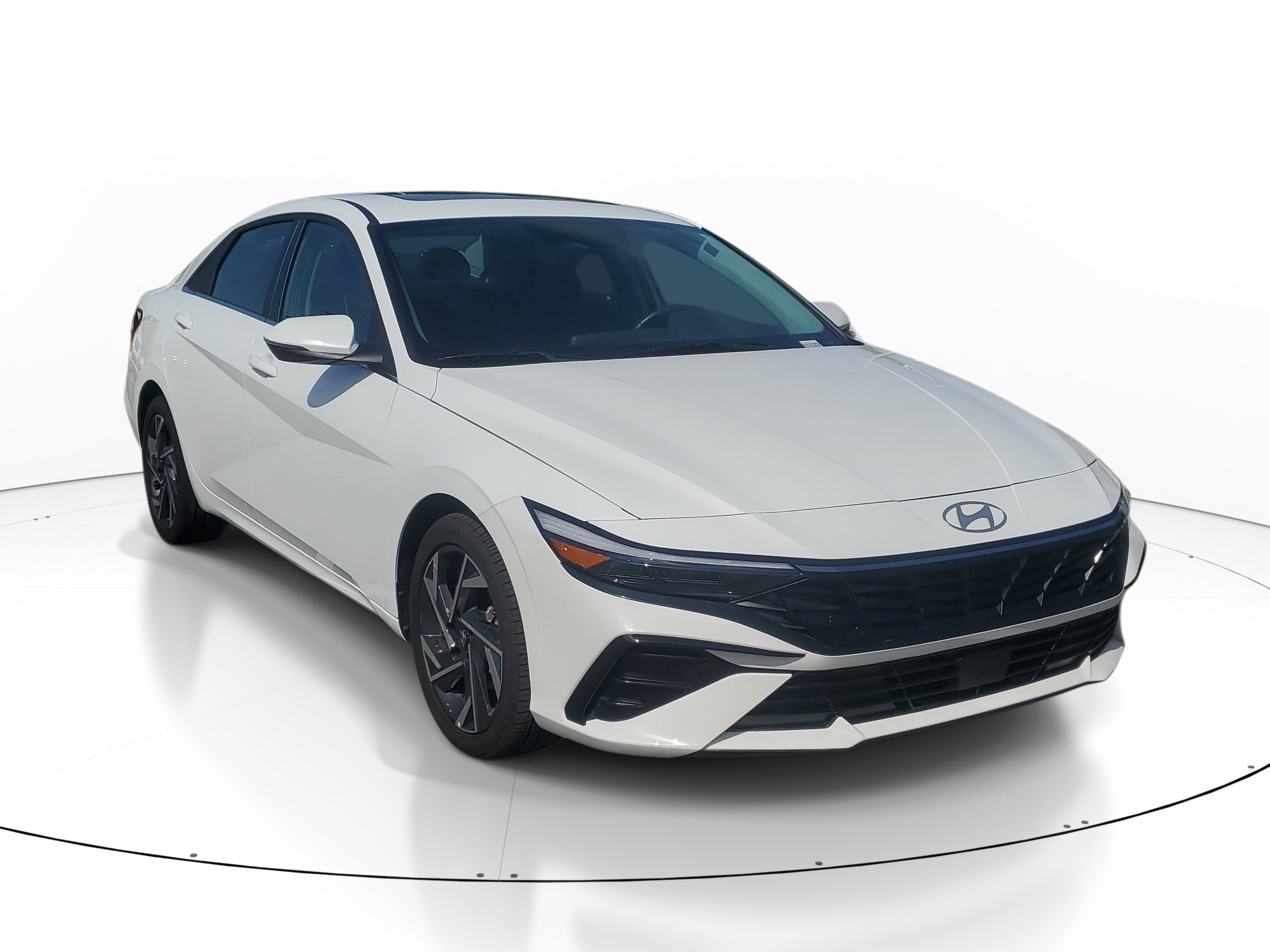 Used 2025 Hyundai Elantra Limited FWD image 2
