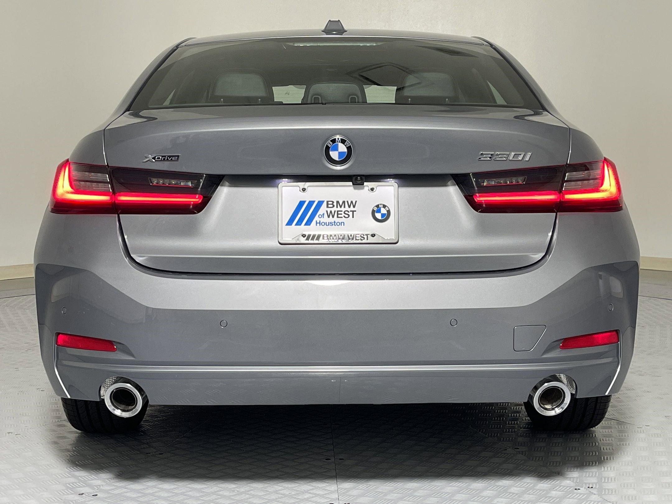 Used 2025 BMW 330i xDrive Sedan w/ Convenience Package AWD/4WD image 10