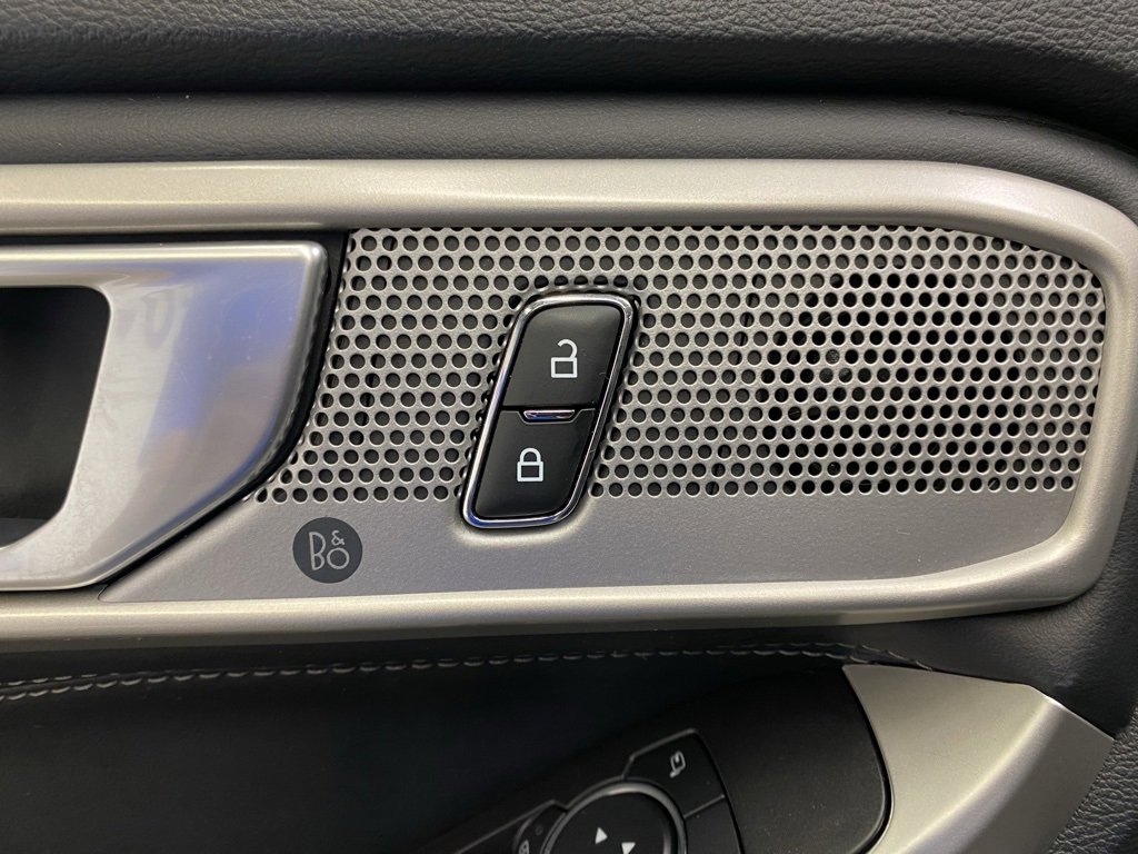 Used 2023 Ford Explorer Limited image 32