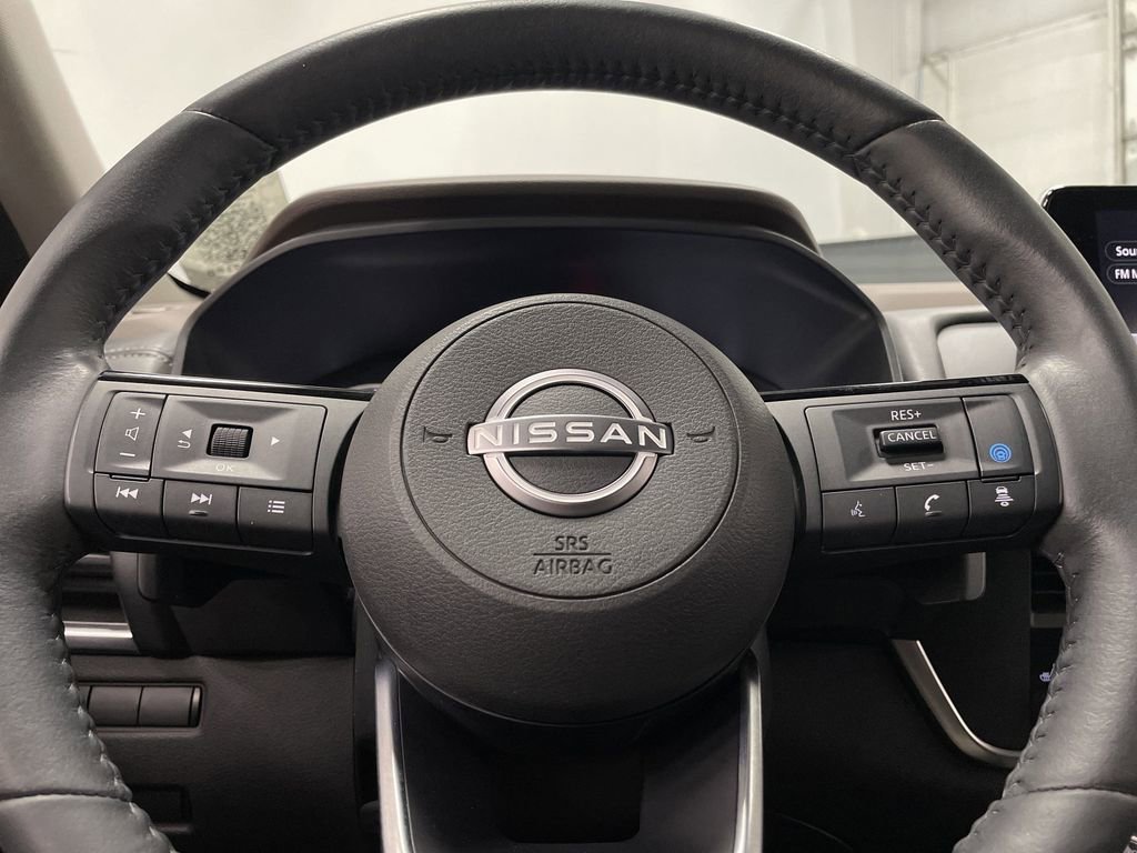 Used 2023 Nissan Rogue SV w/ SV Premium B Package image 17