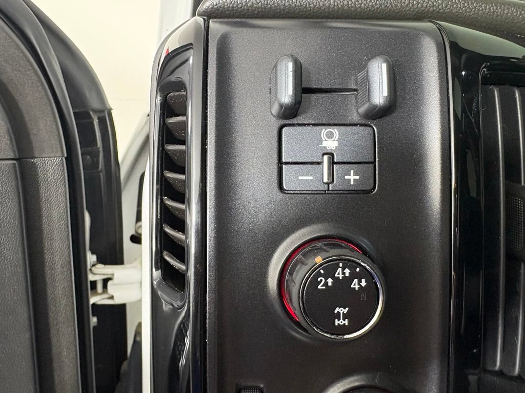 Used 2015 GMC Sierra 2500 SLT w/ Duramax Plus Package AWD/4WD image 21