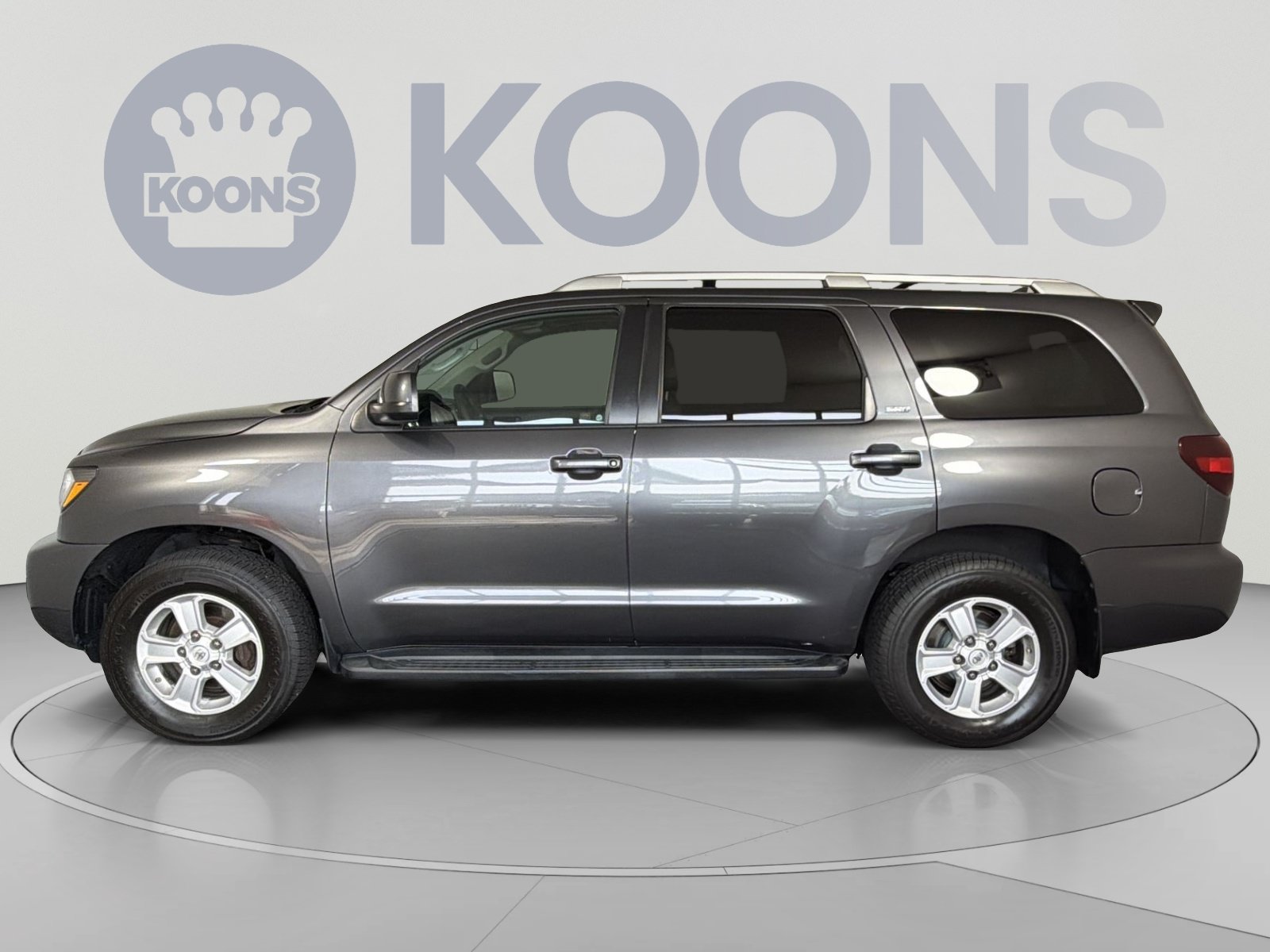 Used 2019 Toyota Sequoia SR5 AWD/4WD image 2