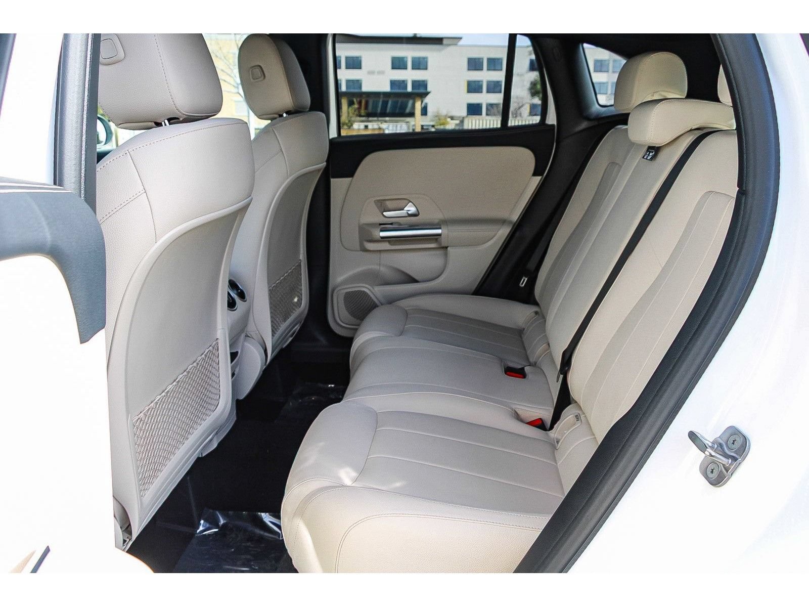 Used 2025 Mercedes-Benz GLA 250 image 17