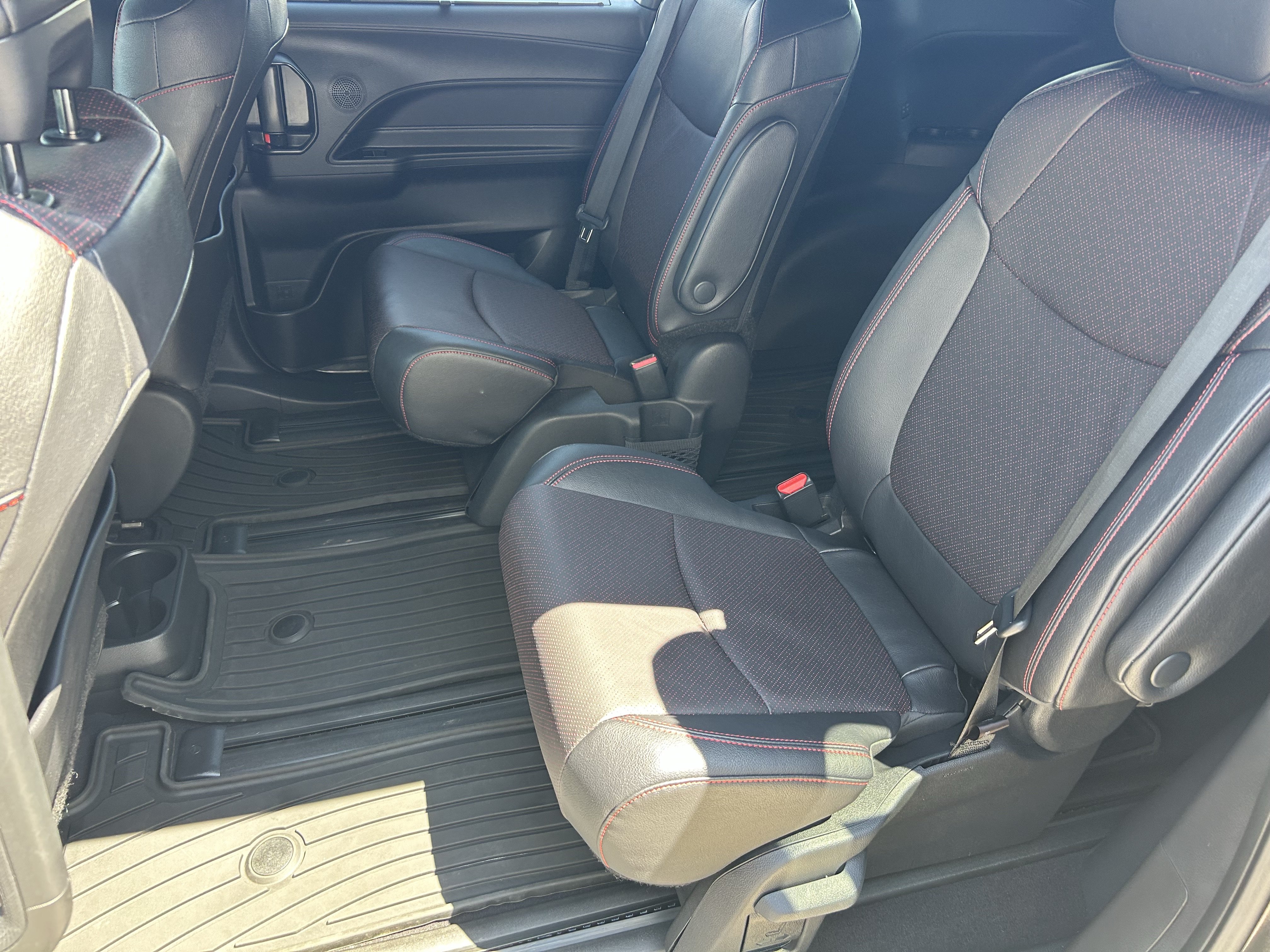Certified 2025 Toyota Sienna XSE w/ XSE Premium Package AWD/4WD image 20