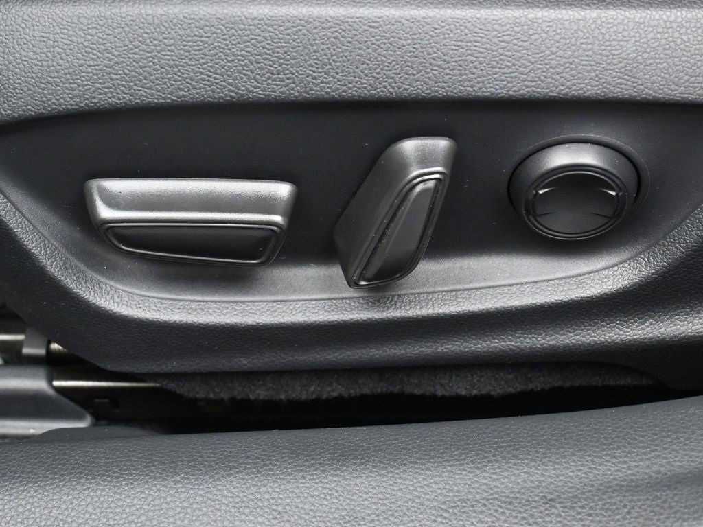 Certified 2024 Toyota Prius XLE image 10