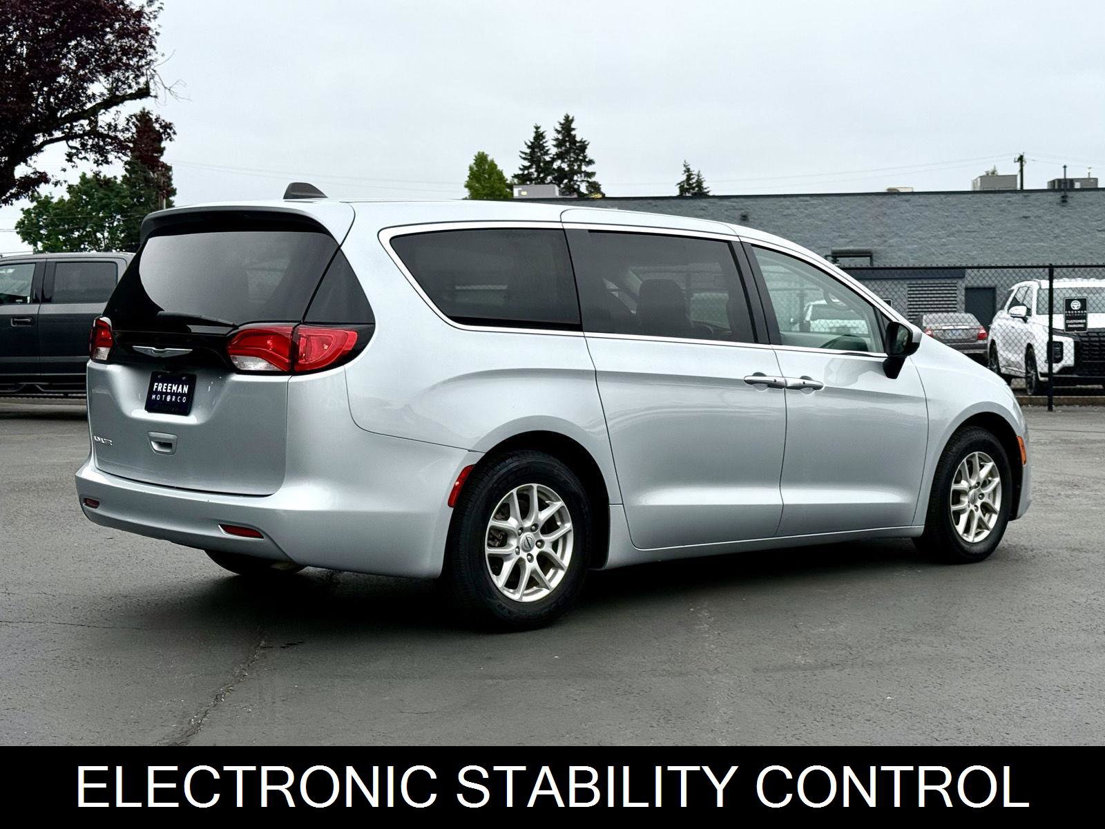 Used 2022 Chrysler Voyager LX FWD image 8
