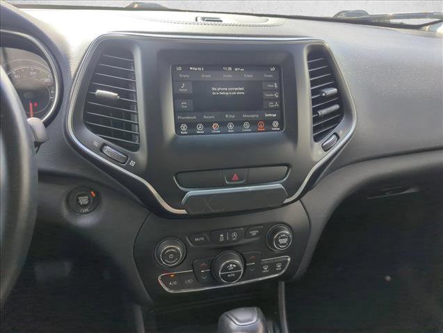 Used 2019 Jeep Cherokee Latitude Plus w/ Comfort/Convenience Group image 10