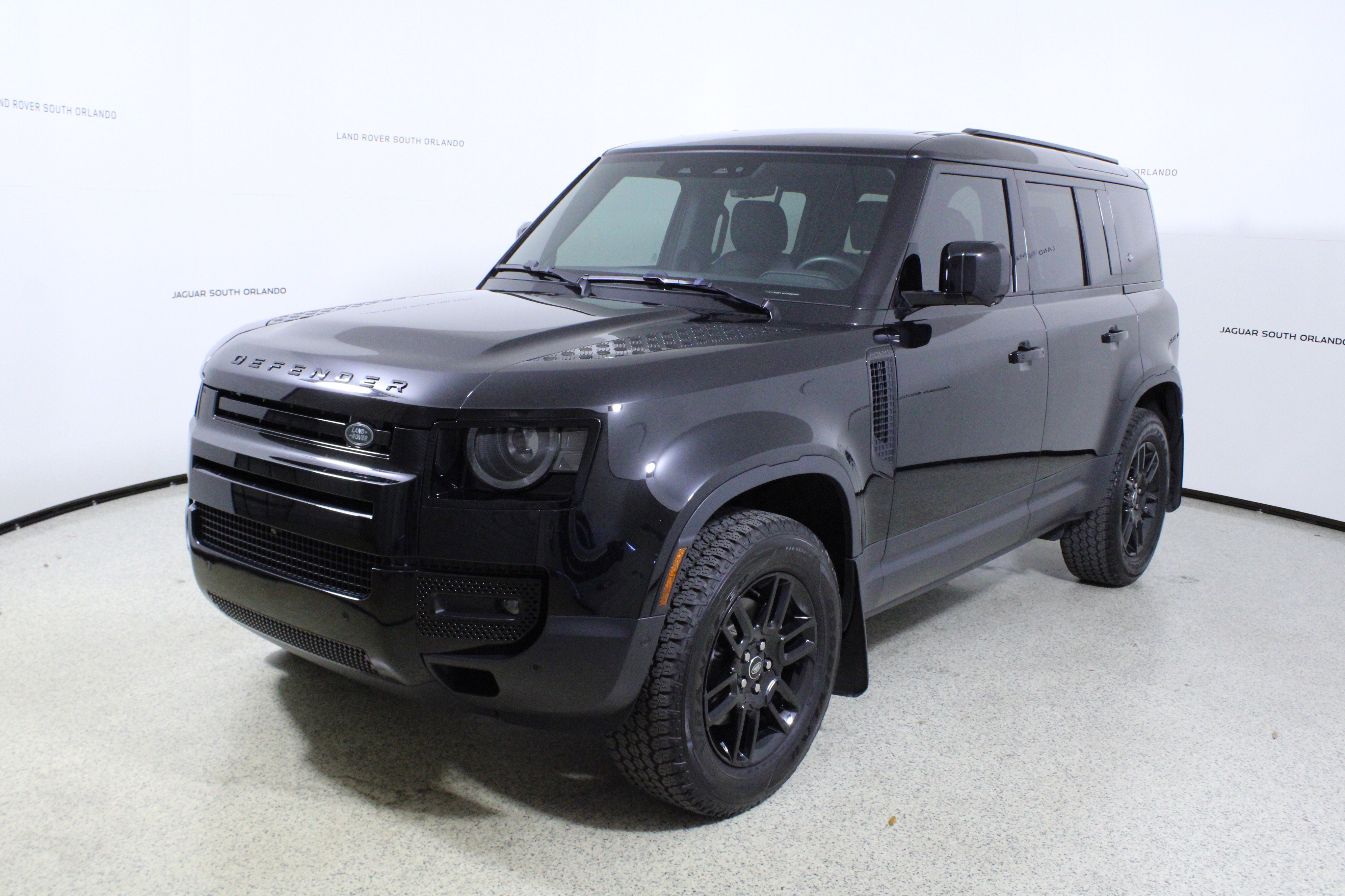 Used 2024 Land Rover Defender 110 S image 4