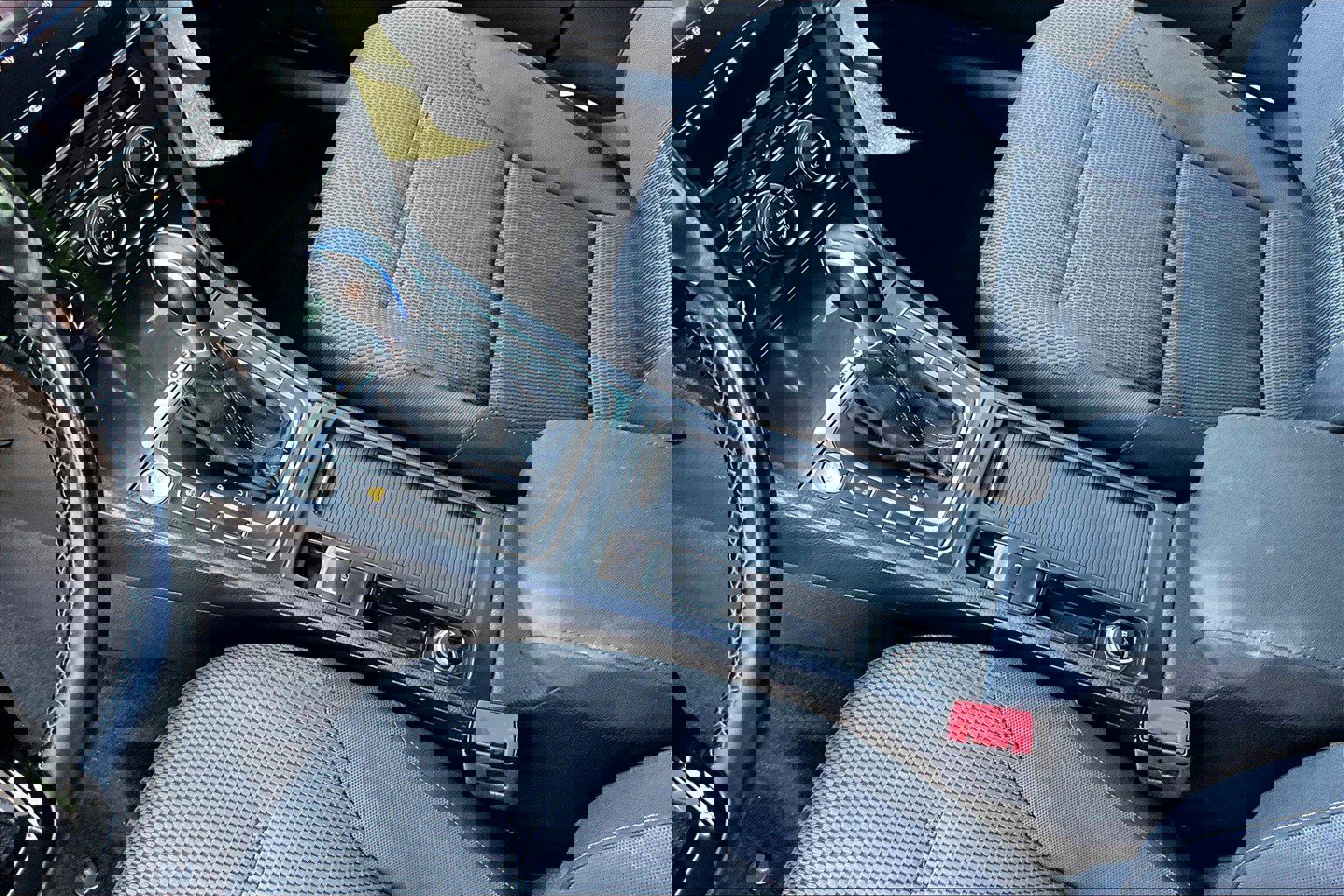 Used 2013 Volkswagen GTI w/Sunroof & Navi image 13