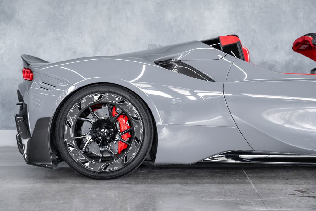 Used 2022 Ferrari SF90 Spider AWD/4WD image 13